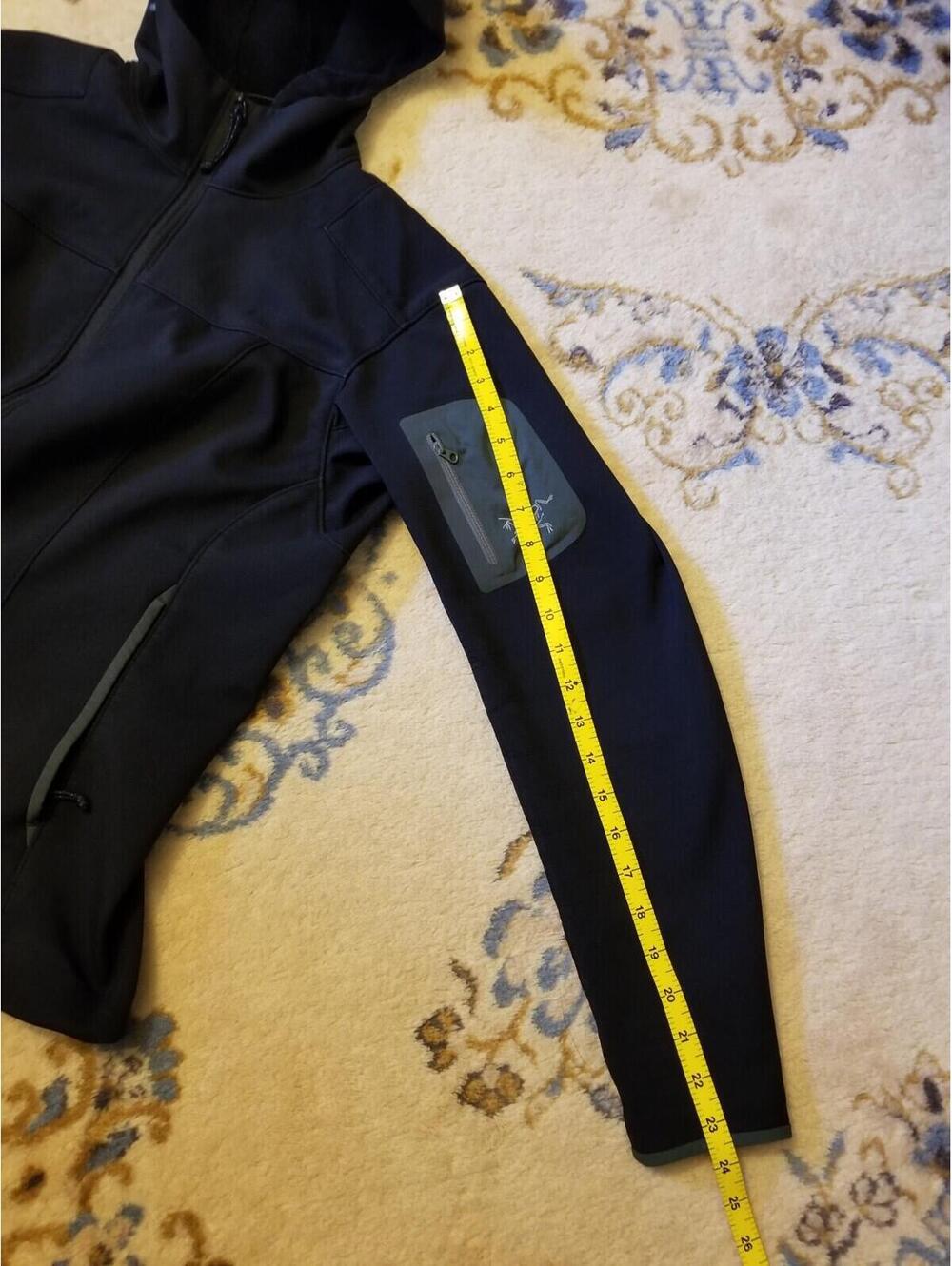 VTG Arc'teryx Women's 8-10 Medium Epsilon SV Jacket Hoody Black Full Zip M *Flaw - Picture 13 of 13